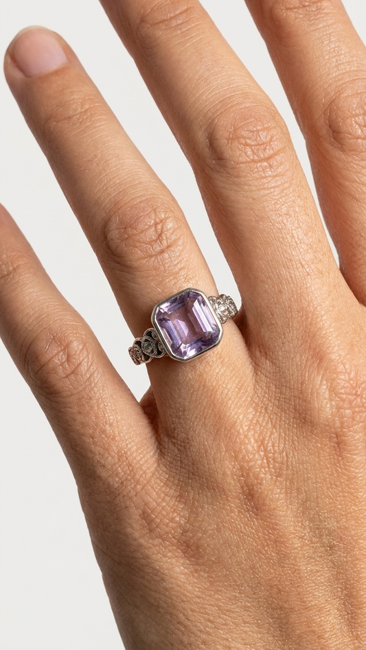 Anillo ALTHEA  Anillo de amatista lavanda