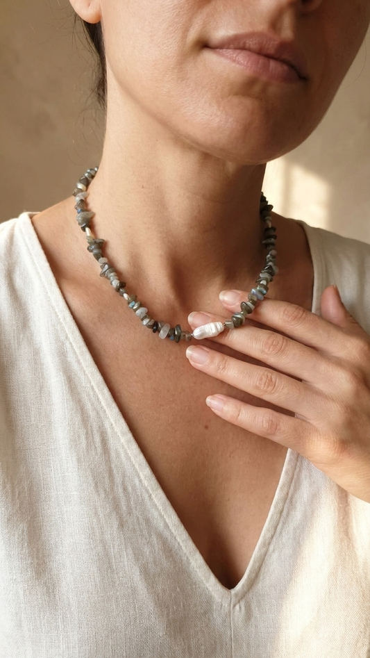 FORZA Collar con Minerales y Perla Barroca