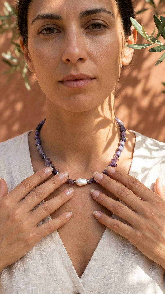 MAEVE Collar con Charoíta, amatista y Perla Barroca