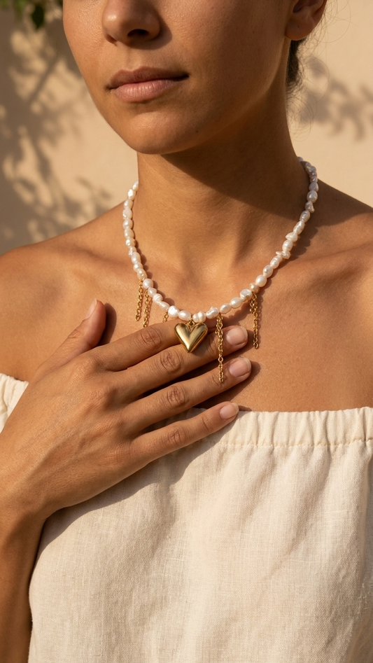 Collar AURA | Collar de Perlas Barrocas y corazón de acero